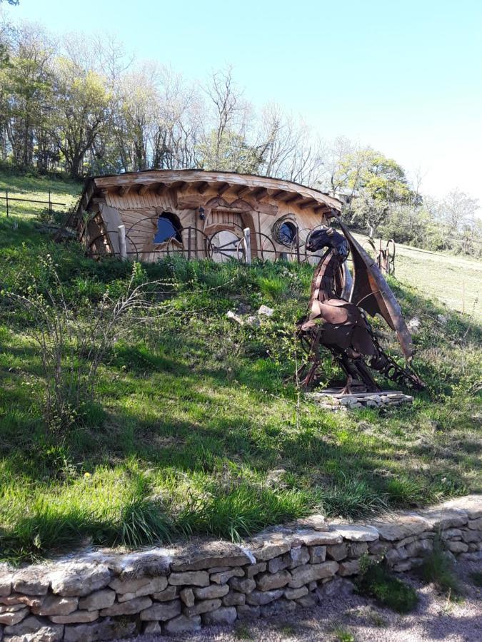 Village.Insolite Montagny-sur-Grosne 外观 照片