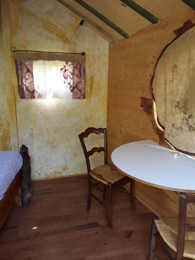 Village.Insolite Montagny-sur-Grosne 外观 照片