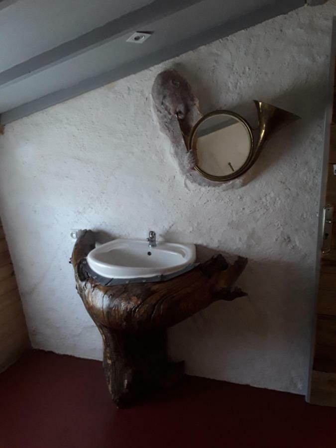 Village.Insolite Montagny-sur-Grosne 外观 照片